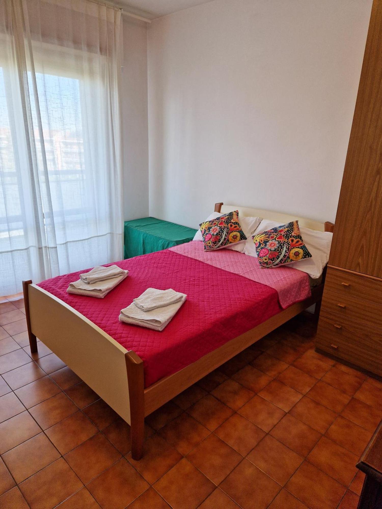 Ferienwohnung Domus Divi - Eur Torrino Rom Exterior foto